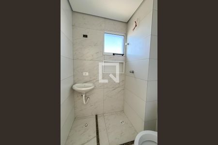 Banheiro de apartamento para alugar com 1 quarto, 38m² em Vila Mangalot, São Paulo