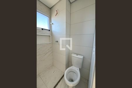 Banheiro de apartamento para alugar com 1 quarto, 38m² em Vila Mangalot, São Paulo