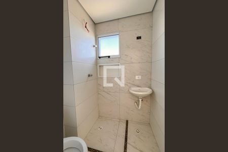 Banheiro de apartamento para alugar com 1 quarto, 38m² em Vila Mangalot, São Paulo