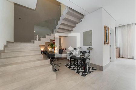 Sala de casa à venda com 3 quartos, 260m² em Vila Cordeiro, São Paulo