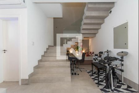 Sala de casa à venda com 3 quartos, 260m² em Vila Cordeiro, São Paulo