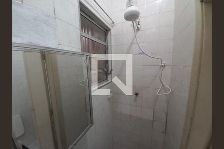 Banheiro de apartamento para alugar com 1 quarto, 26m² em Centro, São Vicente