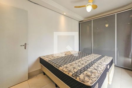 Quarto de apartamento para alugar com 2 quartos, 172m² em Jardim Las Palmas, Guarujá