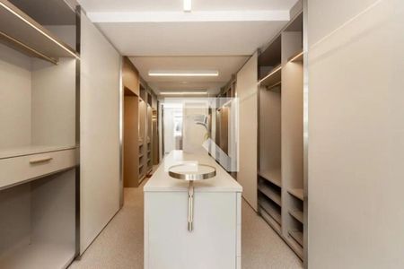 Apartamento à venda com 3 quartos, 198m² em Itaim Bibi, São Paulo