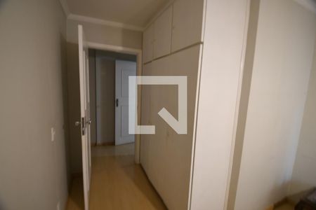 Quarto 1 - Armários de apartamento para alugar com 2 quartos, 82m² em Centro, Campinas