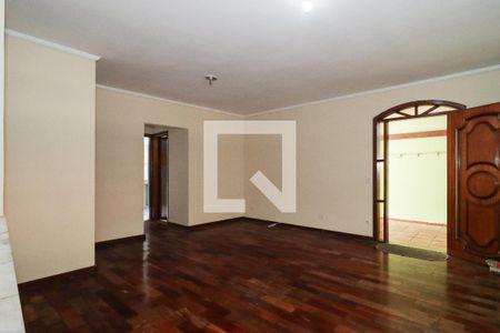 Sala de casa para alugar com 4 quartos, 200m² em Campo Limpo, São Paulo