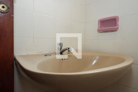 Lavabo de casa para alugar com 4 quartos, 200m² em Campo Limpo, São Paulo