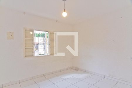 Quarto de casa para alugar com 1 quarto, 45m² em Parque Maria Domitila, São Paulo