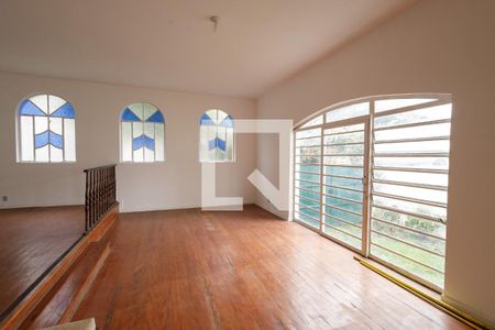 Sala de casa para alugar com 4 quartos, 328m² em Jardim das Nações, Taubaté