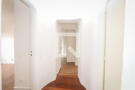 Corredor de apartamento à venda com 2 quartos, 102m² em Vila Suzana, São Paulo