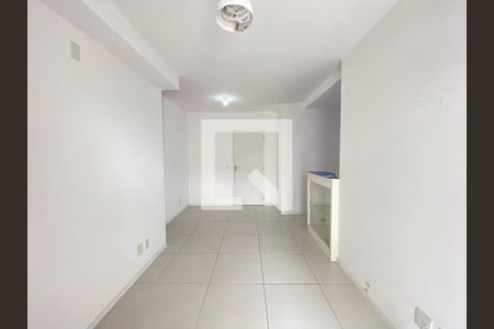 Sala  de apartamento para alugar com 2 quartos, 62m² em Todos Os Santos, Rio de Janeiro