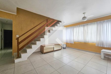 Sala 1 de apartamento para alugar com 2 quartos, 180m² em Vila Alzira, Guarujá