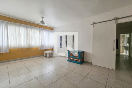 Sala 1 de apartamento para alugar com 2 quartos, 180m² em Vila Alzira, Guarujá