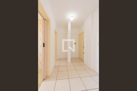 Corredor de kitnet/studio para alugar com 1 quarto, 35m² em Centro, Canoas