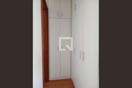 Quarto 2 de apartamento para alugar com 2 quartos, 65m² em Belvedere, Belo Horizonte