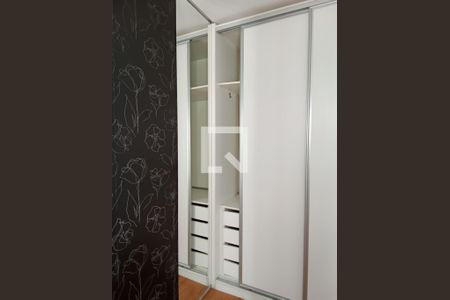 Quarto 01 de apartamento para alugar com 2 quartos, 65m² em Belvedere, Belo Horizonte