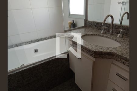 Banheiro Quarto de apartamento para alugar com 2 quartos, 65m² em Belvedere, Belo Horizonte