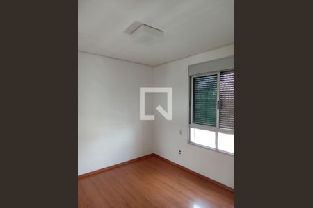 Quarto 02 de apartamento para alugar com 2 quartos, 65m² em Belvedere, Belo Horizonte