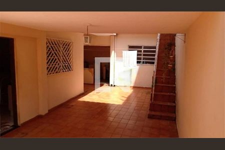 Casa à venda com 247m², 4 quartos e 4 vagas