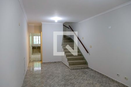 sala de casa para alugar com 2 quartos, 120m² em Km 18, Osasco