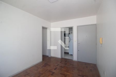 Sala de apartamento para alugar com 1 quarto, 38m² em Petrópolis, Porto Alegre