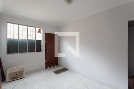 Sala de casa para alugar com 3 quartos, 90m² em Planalto, Belo Horizonte