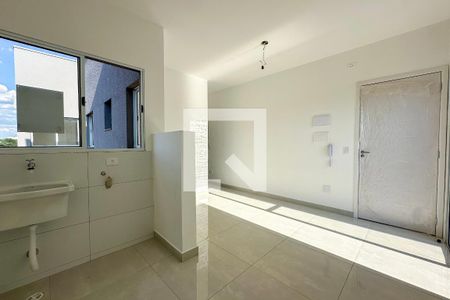 Sala/Cozinha de apartamento para alugar com 1 quarto, 38m² em Vila Mangalot, São Paulo