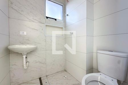 Banheiro de apartamento para alugar com 1 quarto, 38m² em Vila Mangalot, São Paulo