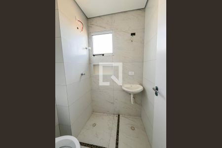 Banheiro de apartamento para alugar com 1 quarto, 38m² em Vila Mangalot, São Paulo