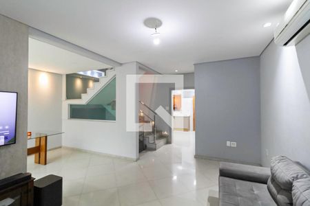 Sala de casa à venda com 3 quartos, 200m² em Cabral, Contagem