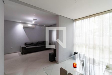 Sala de casa à venda com 3 quartos, 200m² em Cabral, Contagem