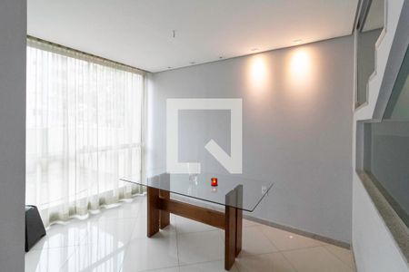 Sala de casa à venda com 3 quartos, 200m² em Cabral, Contagem