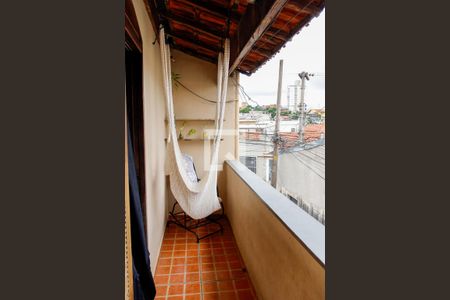 Sacada de casa para alugar com 3 quartos, 185m² em Quitaúna, Osasco