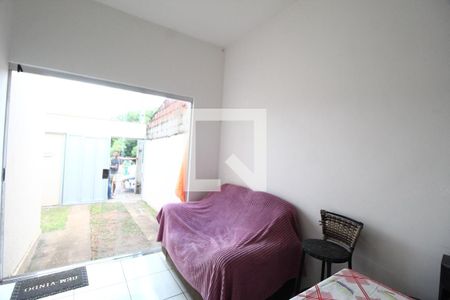 Sala de casa para alugar com 2 quartos, 48m² em Aclimação, Uberlândia