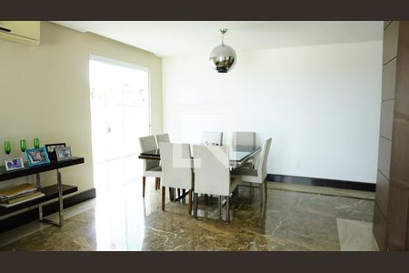 Sala de apartamento à venda com 3 quartos, 390m² em Tanque, Rio de Janeiro