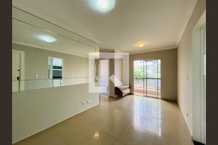 sala de apartamento para alugar com 2 quartos, 60m² em Jardim do Lago, São Paulo