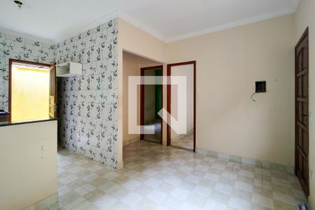 Sala de casa de condomínio para alugar com 2 quartos, 60m² em Nova Mirim, Praia Grande