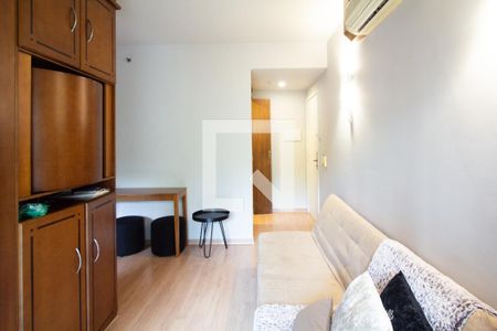 Sala de apartamento para alugar com 1 quarto, 32m² em Jardim Europa, São Paulo