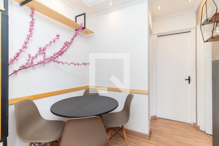 Sala de apartamento à venda com 2 quartos, 48m² em Vila Carmosina, São Paulo