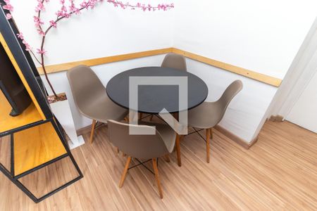 Sala de apartamento à venda com 2 quartos, 48m² em Vila Carmosina, São Paulo