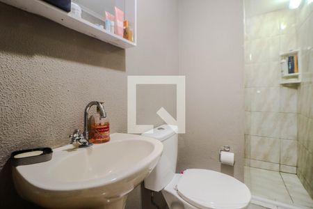 Banheiro de apartamento à venda com 1 quarto, 42m² em Humaitá, Porto Alegre