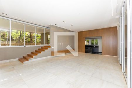 Sala de casa de condomínio para alugar com 3 quartos, 434m² em Vila Alpina, Nova Lima