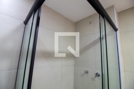 Banheiro de kitnet/studio para alugar com 1 quarto, 28m² em Jardim das Acacias, São Paulo