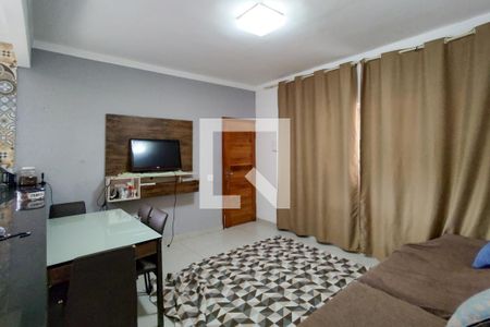 Sala de casa para alugar com 2 quartos, 100m² em Jardim Guaramar, Praia Grande