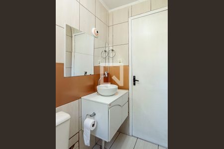 Banheiro de apartamento para alugar com 1 quarto, 45m² em Nonoai, Porto Alegre