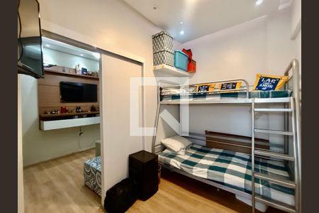 Quarto 1 de casa de condomínio à venda com 2 quartos, 41m² em Copacabana, Rio de Janeiro