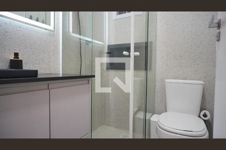 Banheiro de kitnet/studio para alugar com 1 quarto, 15m² em Centro, Florianópolis