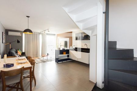 Sala/Cozinha de apartamento para alugar com 1 quarto, 68m² em Vila Nova Conceição, São Paulo