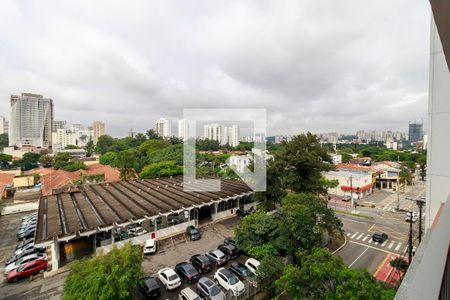 Sala - Vista de kitnet/studio para alugar com 1 quarto, 28m² em Chácara Santo Antônio (zona Sul), São Paulo