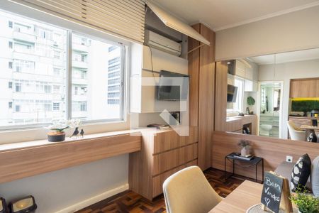 Sala/Quarto de kitnet/studio à venda com 1 quarto, 18m² em Centro Histórico, Porto Alegre